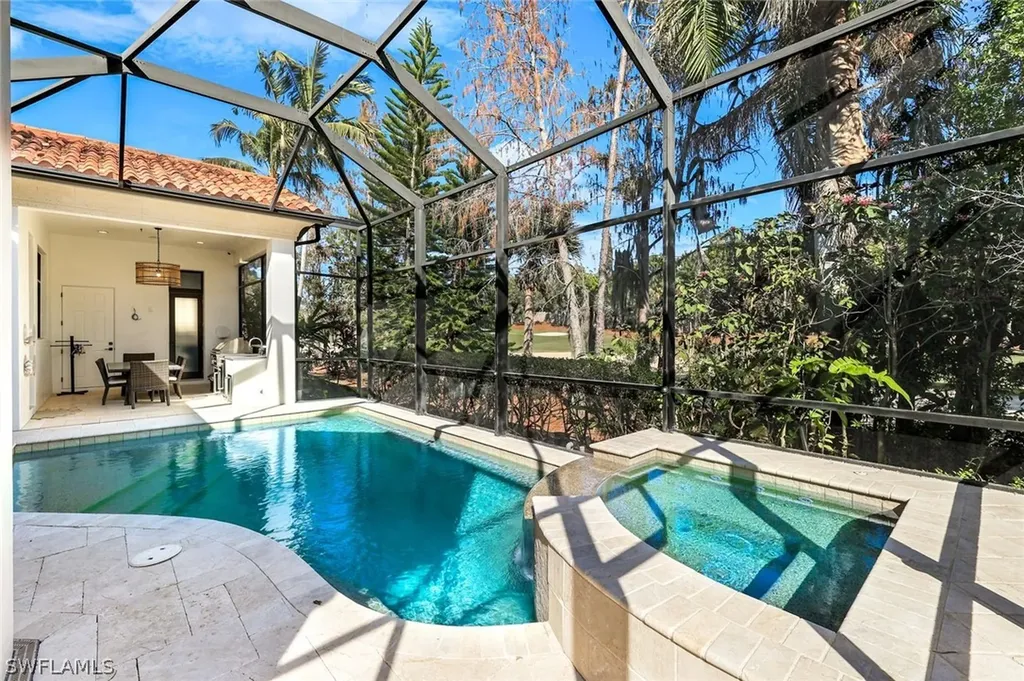 2904 Tiburon Boulevard E Naples FL 34109