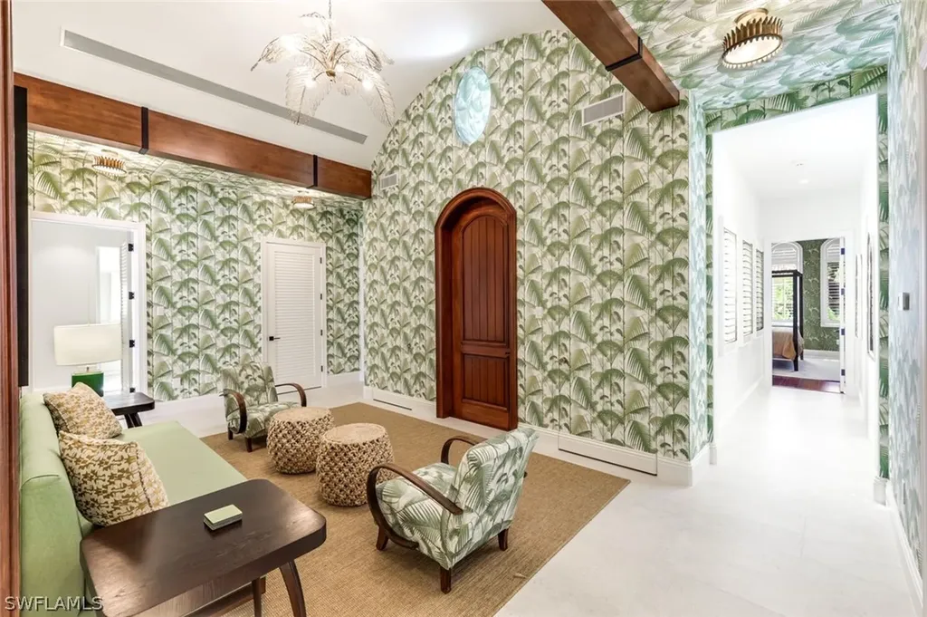 2904 Tiburon Boulevard E Naples FL 34109
