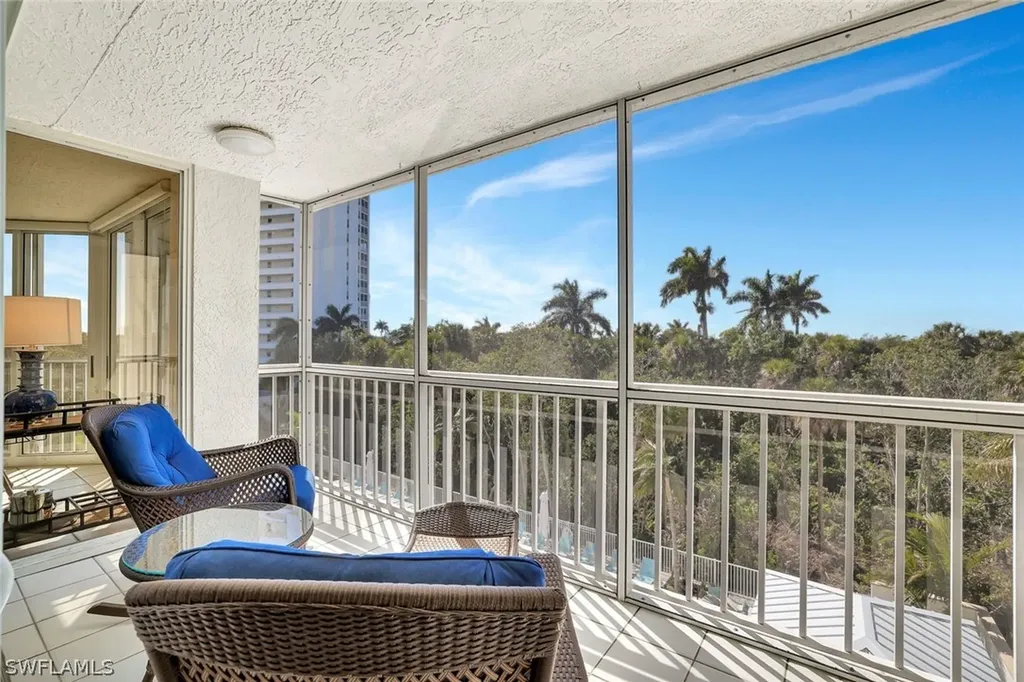 Naples FL, 6573 Marissa Loop, Unit 302