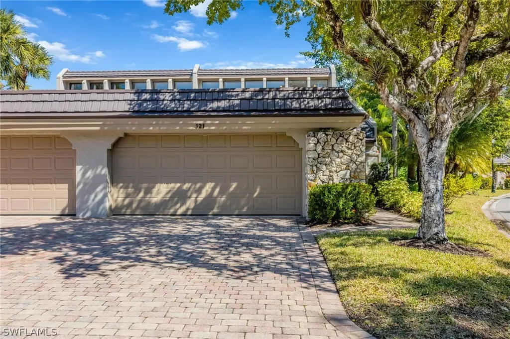 121 Bears Paw Trail Naples FL 34105