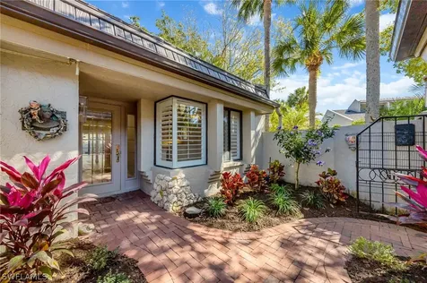 121 Bears Paw Trail Naples FL 34105