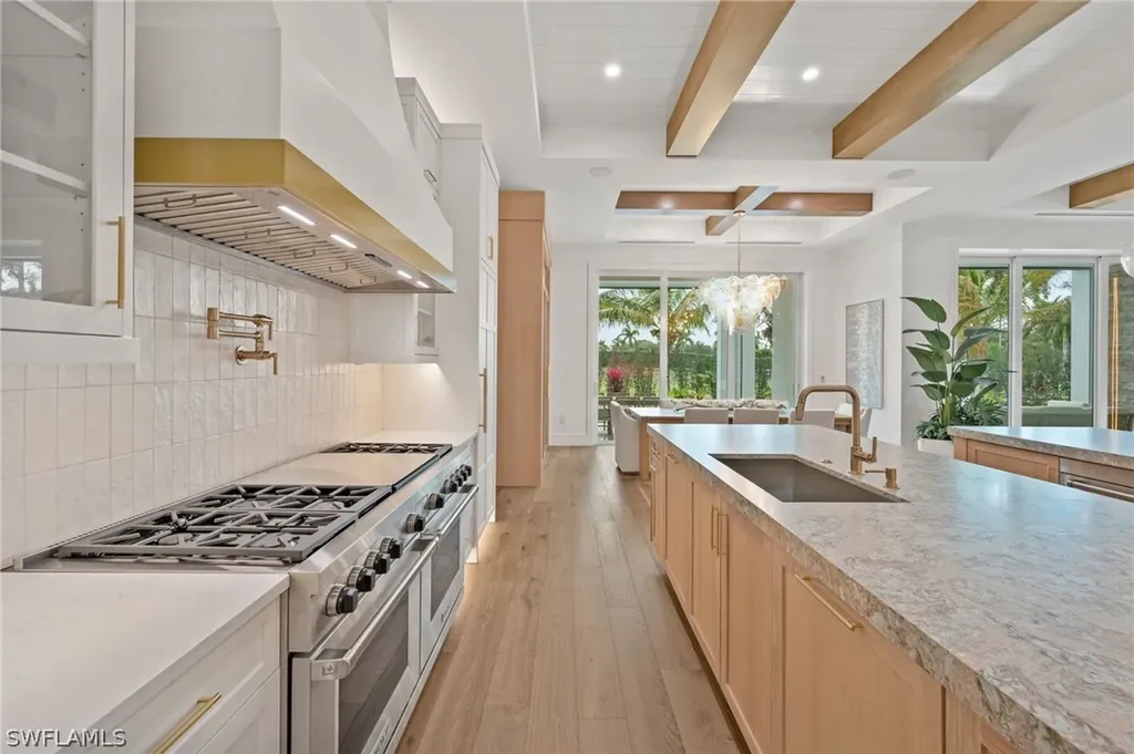 570 Harbour Drive Naples FL 34103
