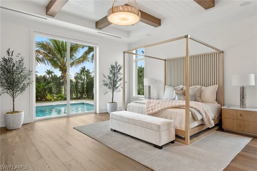 570 Harbour Drive Naples FL 34103