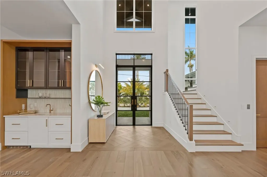 570 Harbour Drive Naples FL 34103