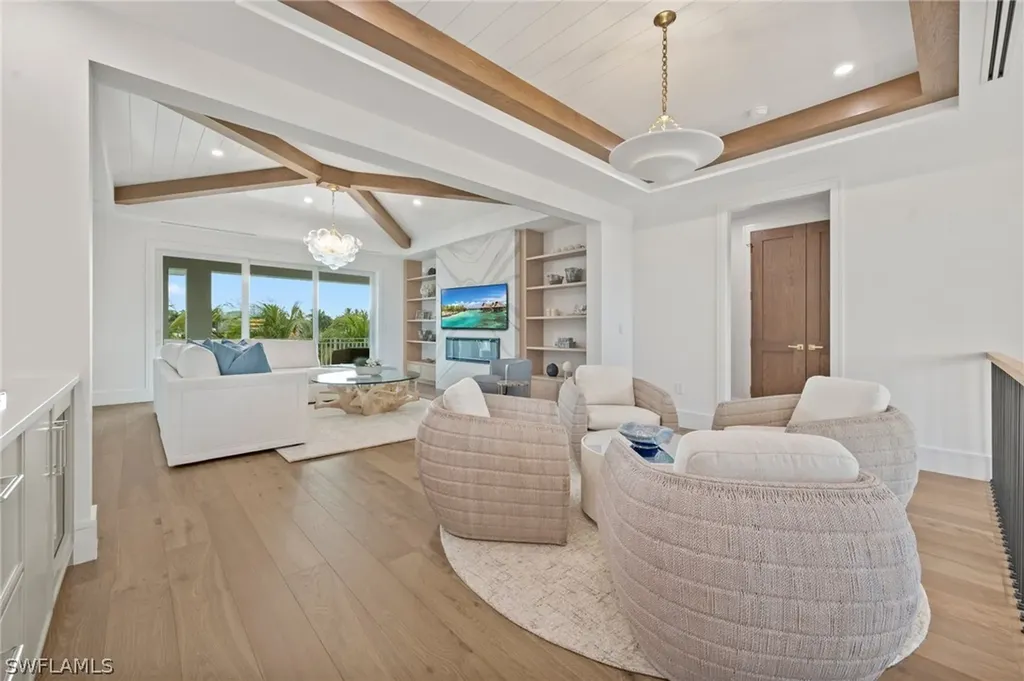 570 Harbour Drive Naples FL 34103