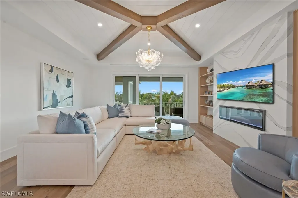 570 Harbour Drive Naples FL 34103