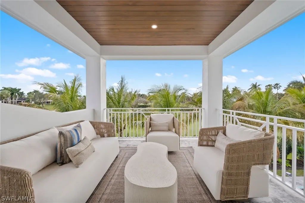 570 Harbour Drive Naples FL 34103