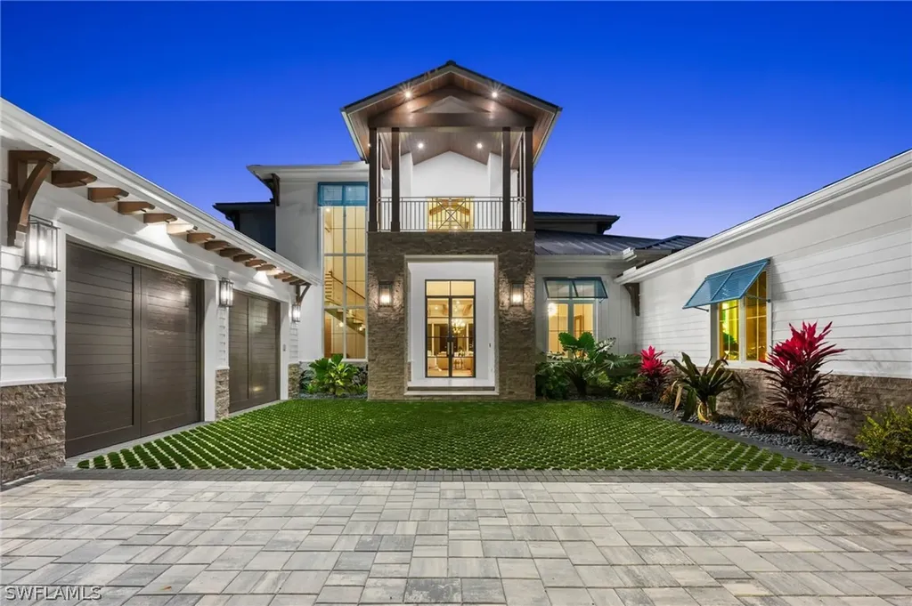 570 Harbour Drive Naples FL 34103