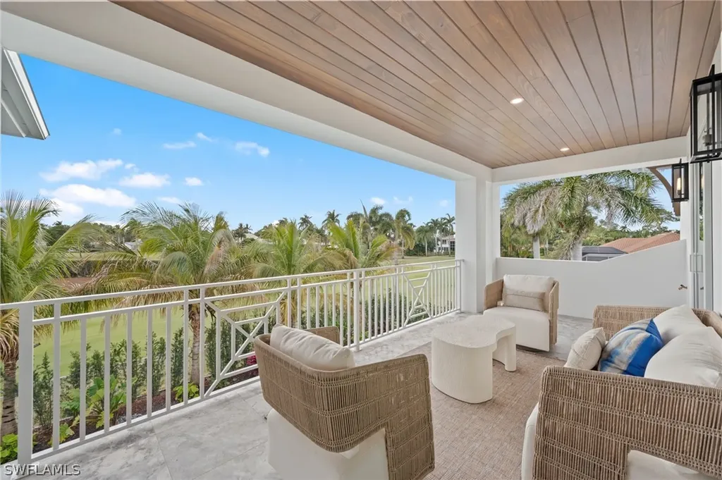 570 Harbour Drive Naples FL 34103