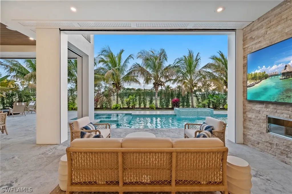 570 Harbour Drive Naples FL 34103