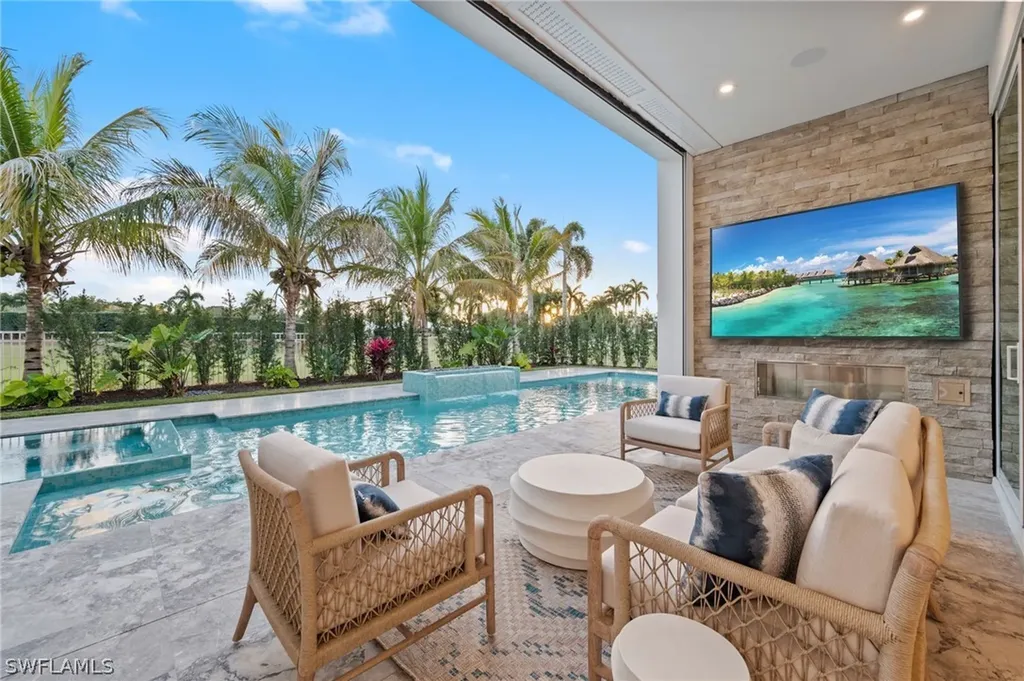 570 Harbour Drive Naples FL 34103