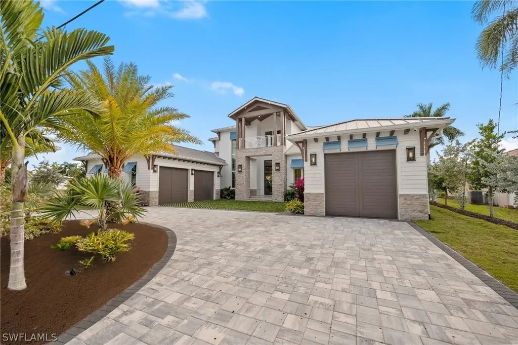570 Harbour Drive Naples FL 34103