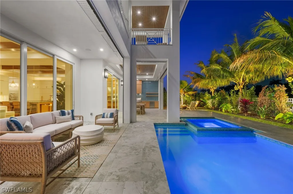 570 Harbour Drive Naples FL 34103