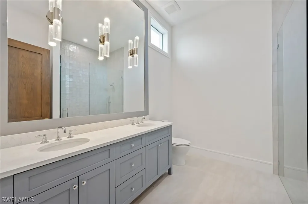 570 Harbour Drive Naples FL 34103