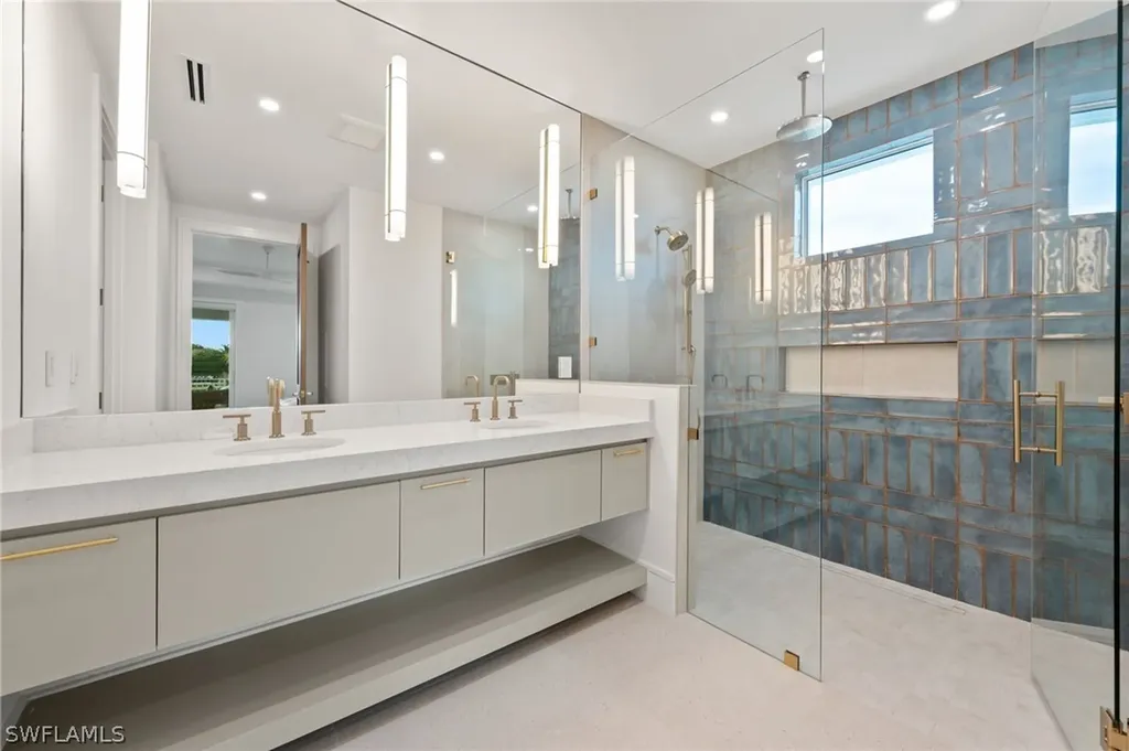 570 Harbour Drive Naples FL 34103