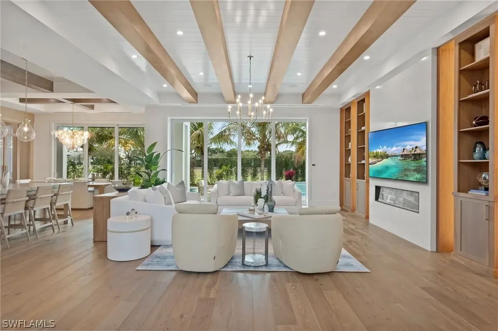 570 Harbour Drive Naples FL 34103