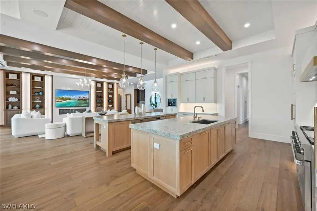 570 Harbour Drive Naples FL 34103