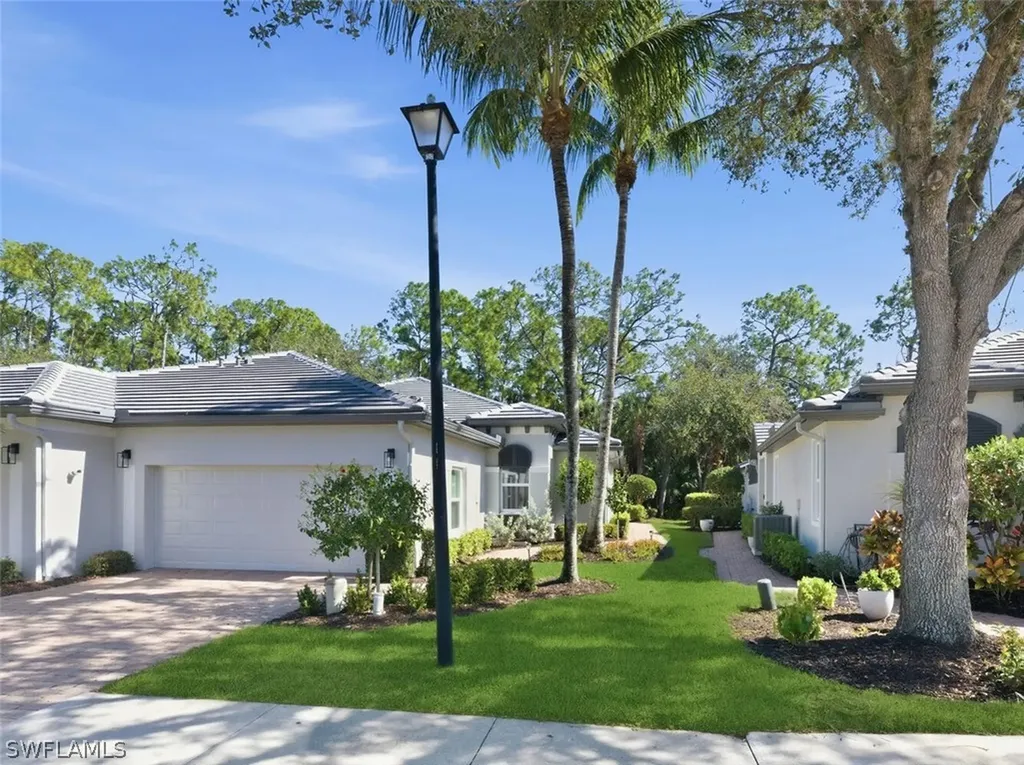 1822 Tarpon Bay Drive S Naples FL 34119
