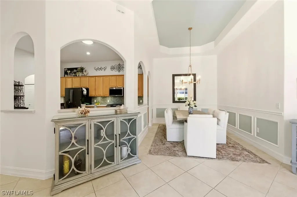 1822 Tarpon Bay Drive S Naples FL 34119