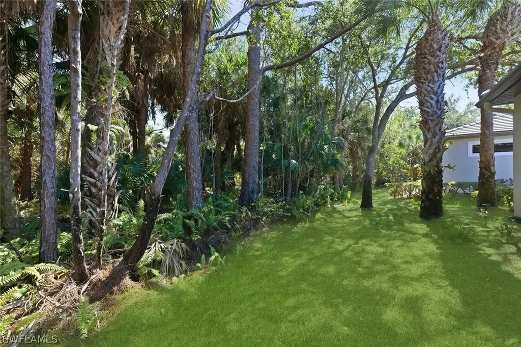 1822 Tarpon Bay Drive S Naples FL 34119