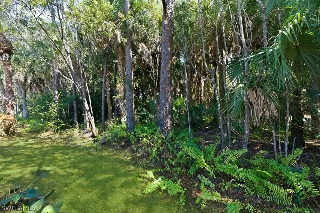 1822 Tarpon Bay Drive S Naples FL 34119