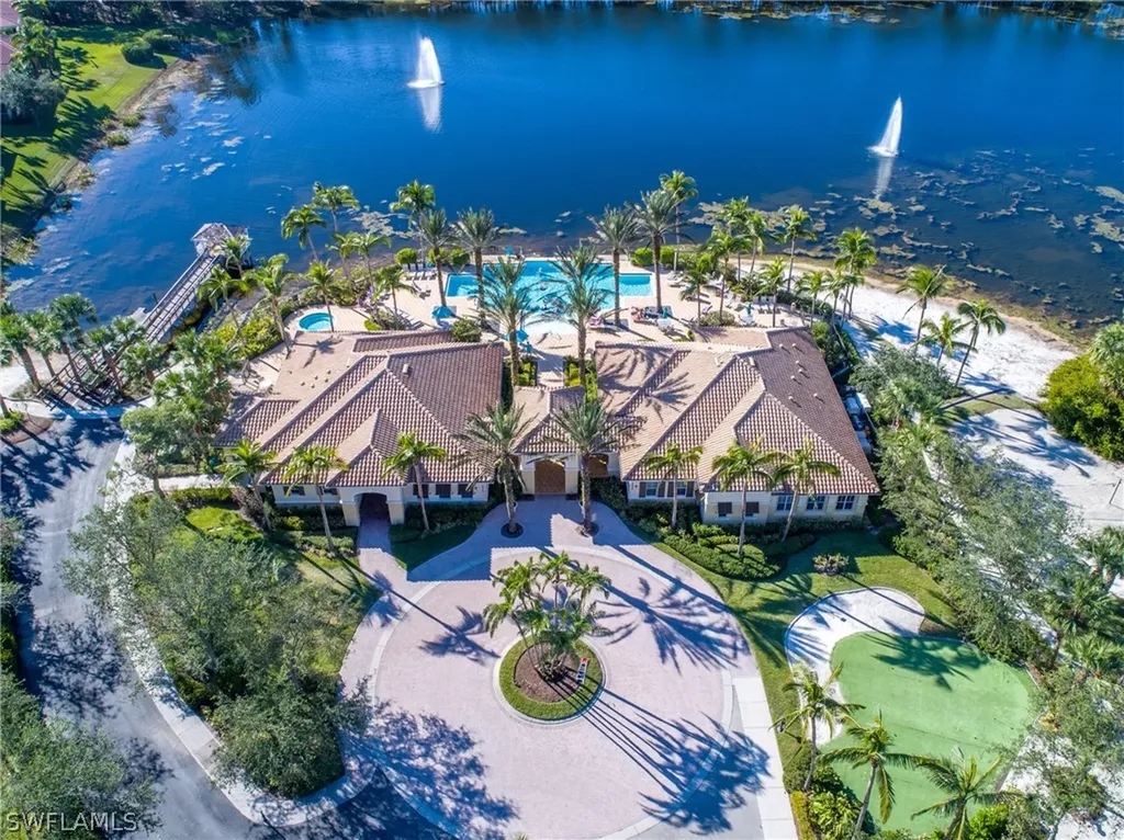 1822 Tarpon Bay Drive S Naples FL 34119