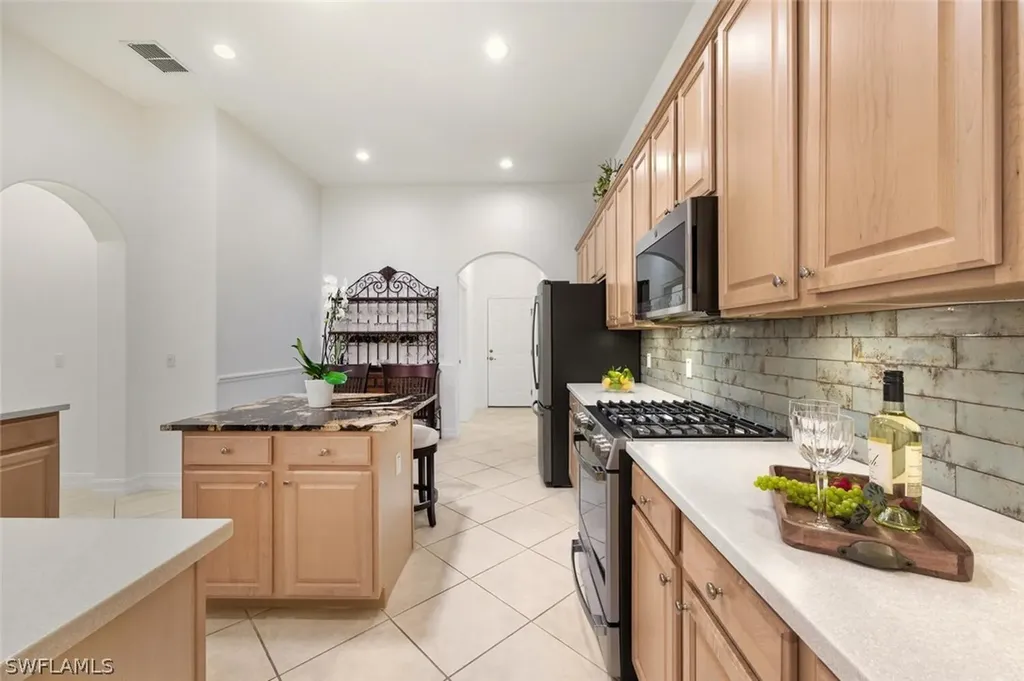1822 Tarpon Bay Drive S Naples FL 34119