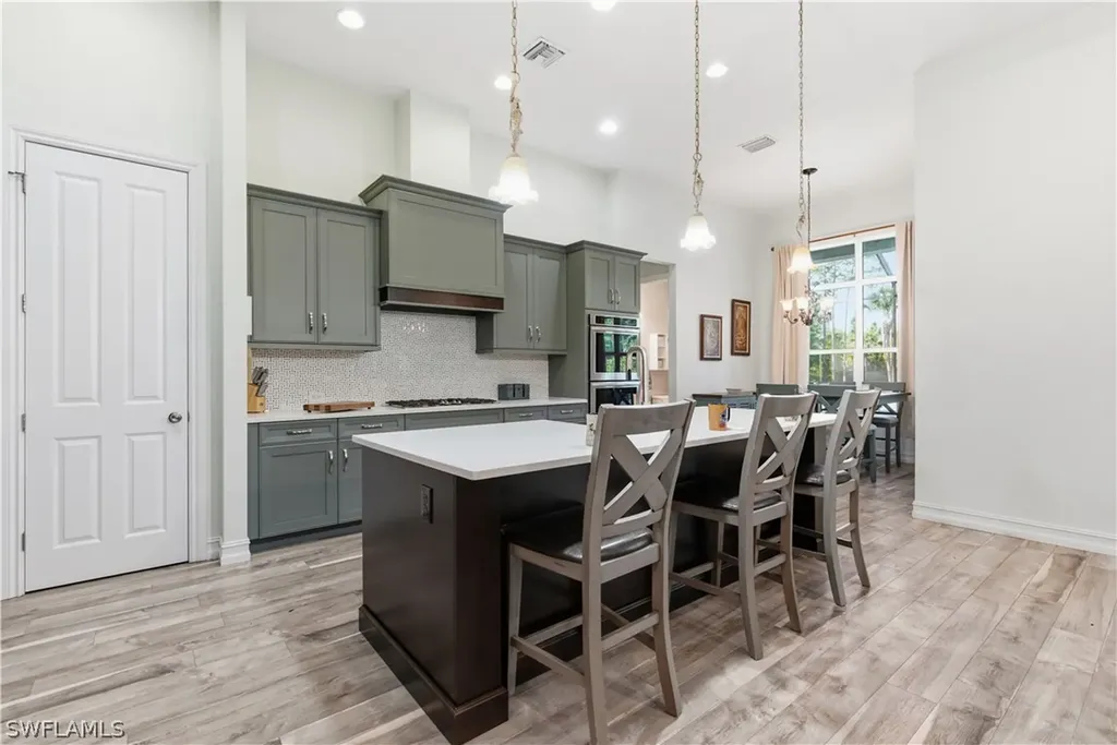 2935 2nd Avenue NE Naples FL 34120