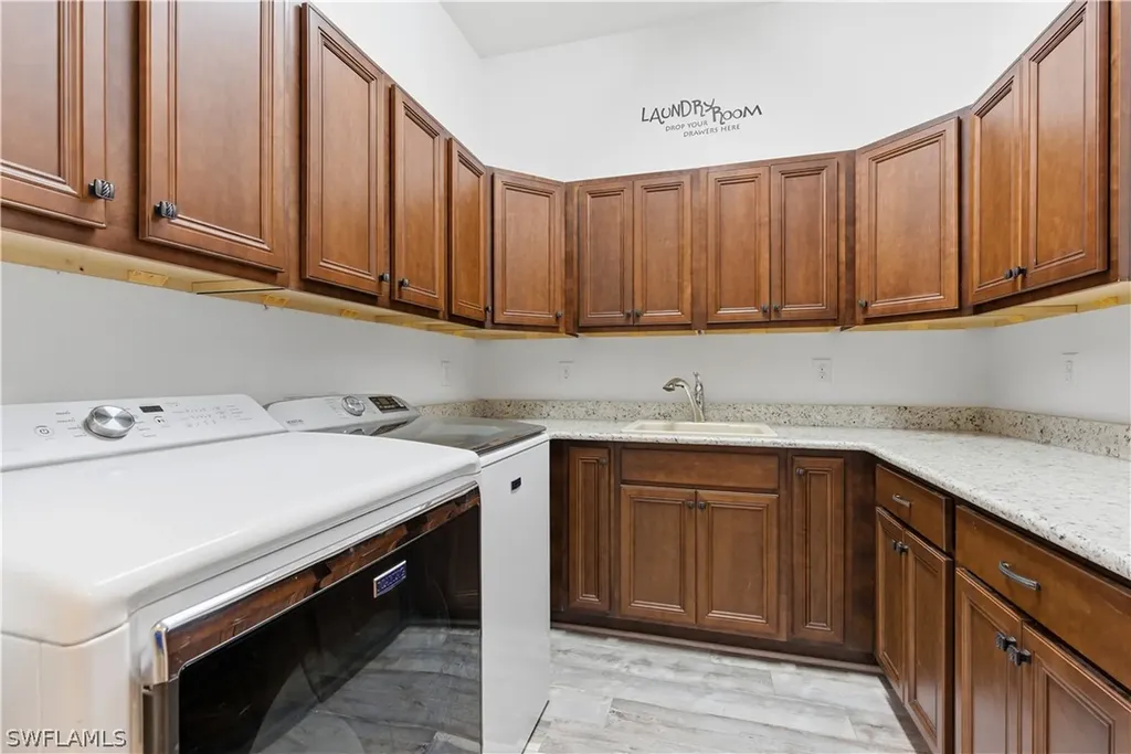 2935 2nd Avenue NE Naples FL 34120