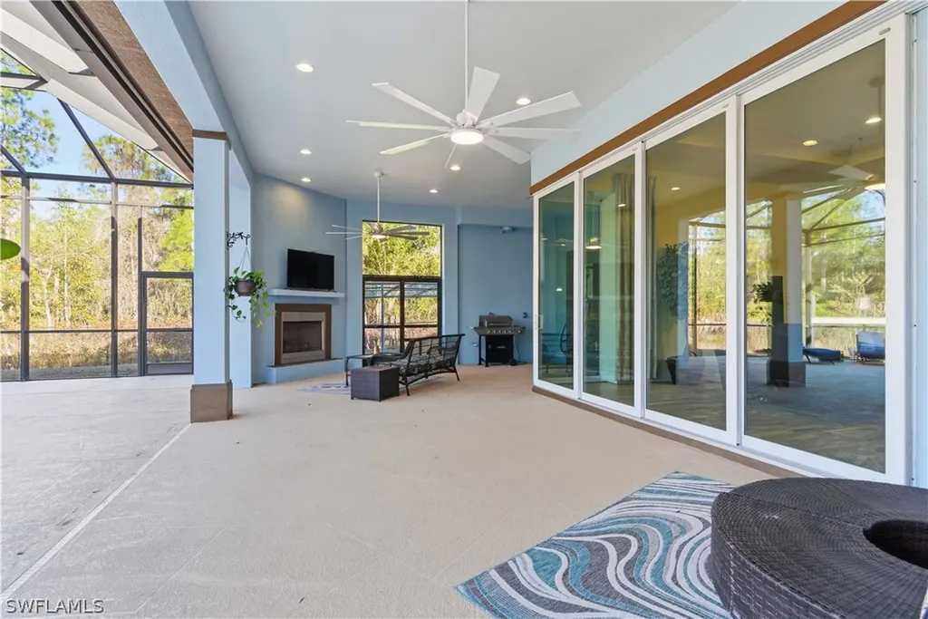 2935 2nd Avenue NE Naples FL 34120