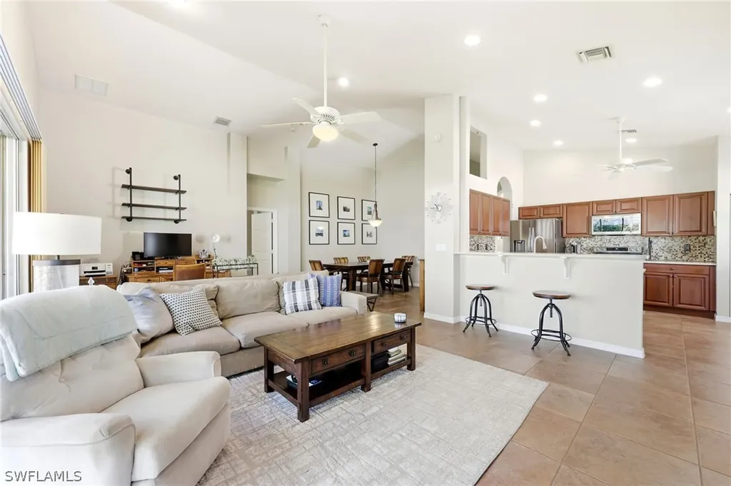 Estero FL, 20047 Castlemaine Avenue