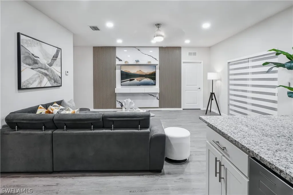 2620 NE 5 Avenue Cape Coral FL 33909