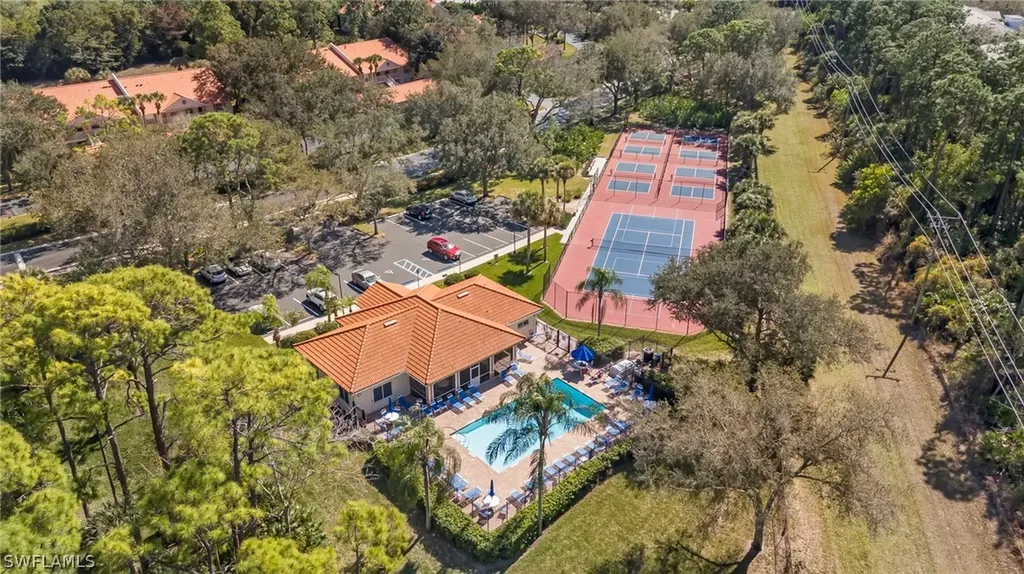 177 Robin Hood Circle Naples FL 34104