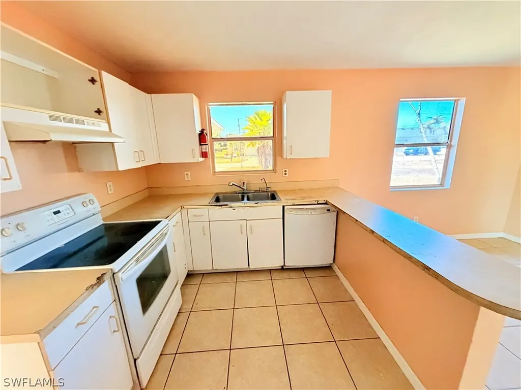 419 NE 16th Place Cape Coral FL 33909