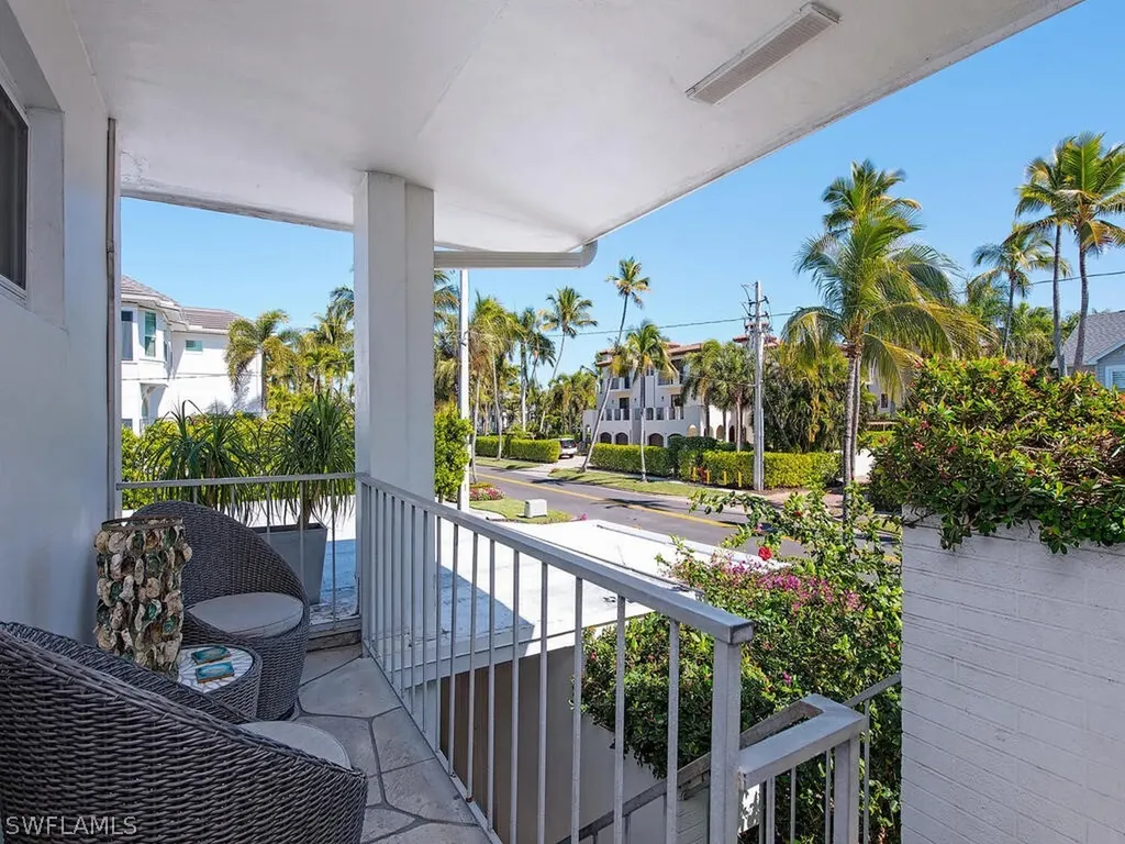 536 2nd Street S Naples FL 34102