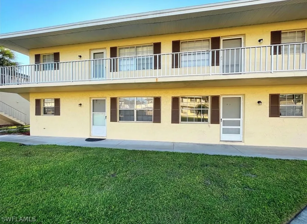 3325 Airport Road N Naples FL 34105