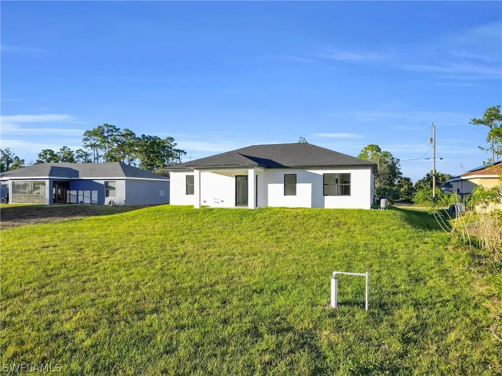 920 Larkwood Avenue Lehigh Acres FL 33974