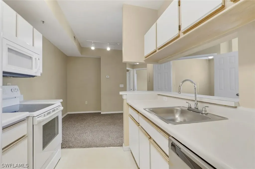 6321 Aragon Way Fort Myers FL 33966