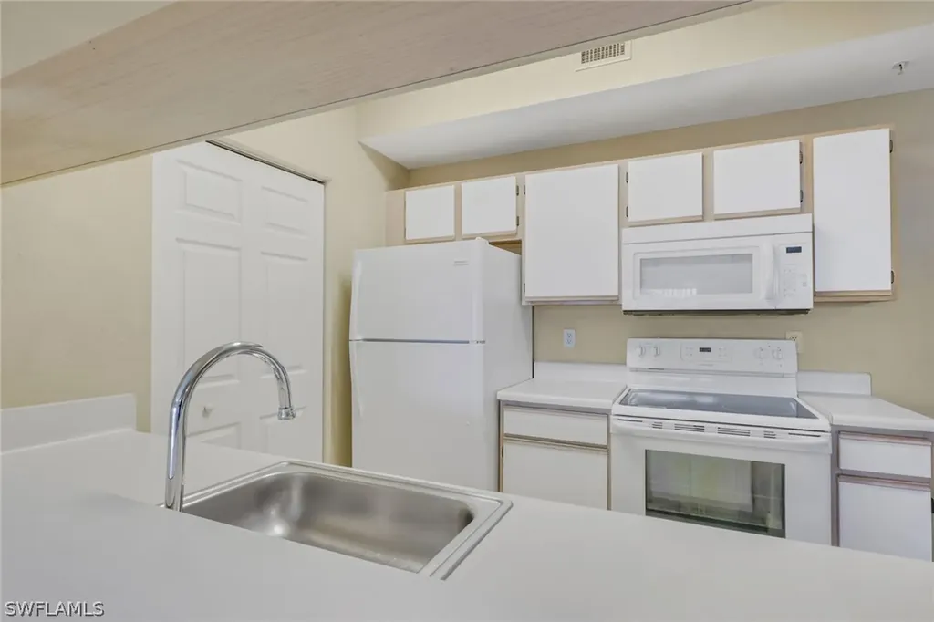 6321 Aragon Way Fort Myers FL 33966