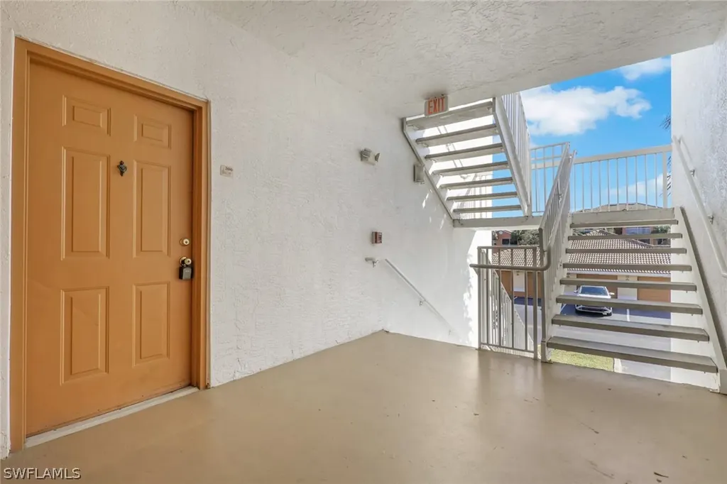 6321 Aragon Way Fort Myers FL 33966