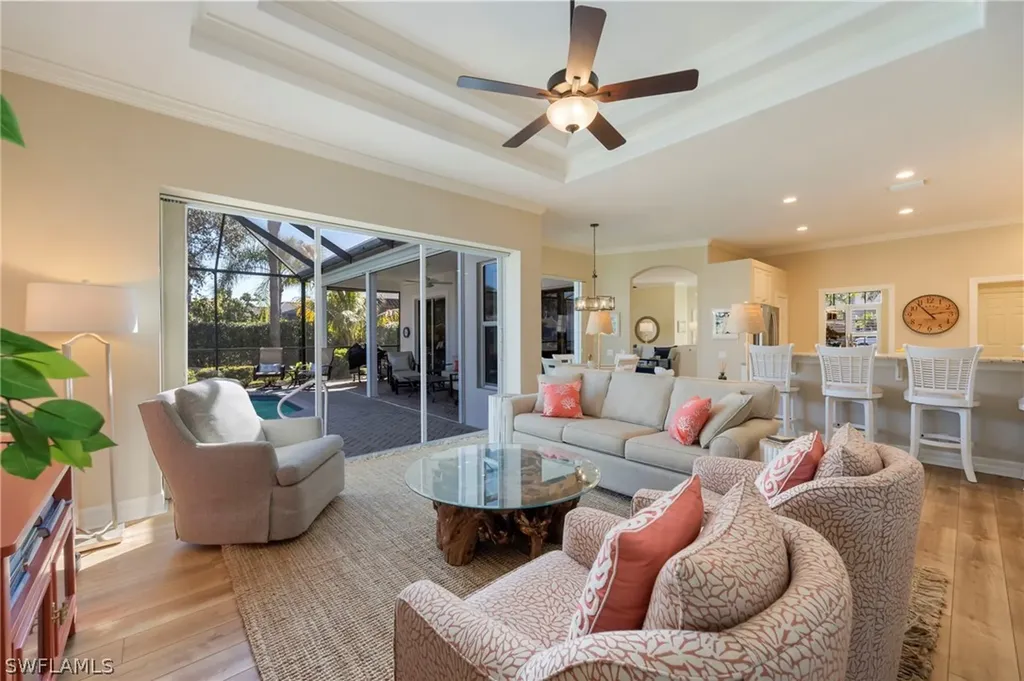 637 Shoreline Drive Naples FL 34119