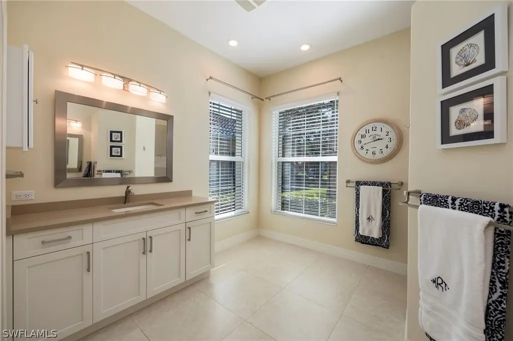 637 Shoreline Drive Naples FL 34119