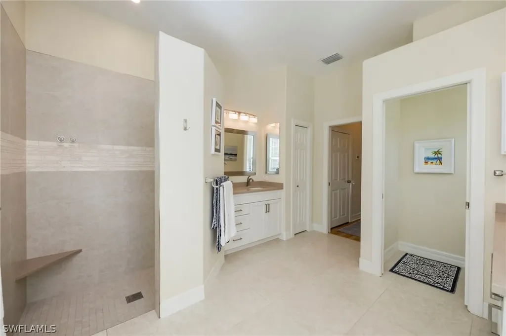 637 Shoreline Drive Naples FL 34119