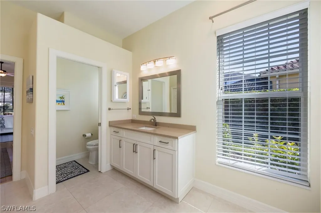 637 Shoreline Drive Naples FL 34119