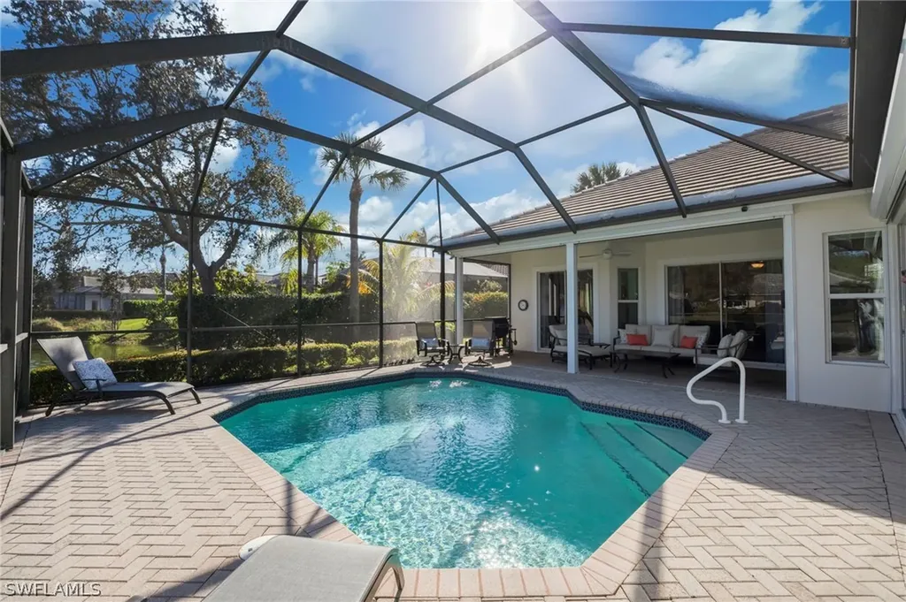 637 Shoreline Drive Naples FL 34119