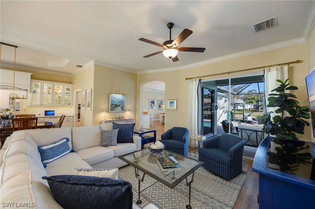 637 Shoreline Drive Naples FL 34119
