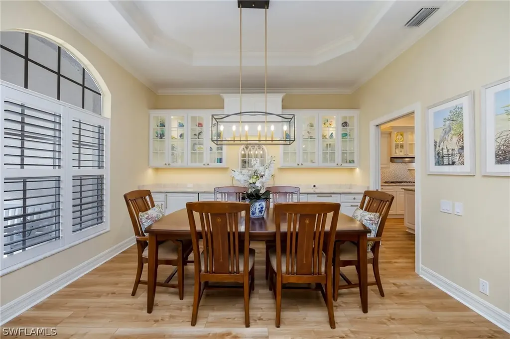 637 Shoreline Drive Naples FL 34119