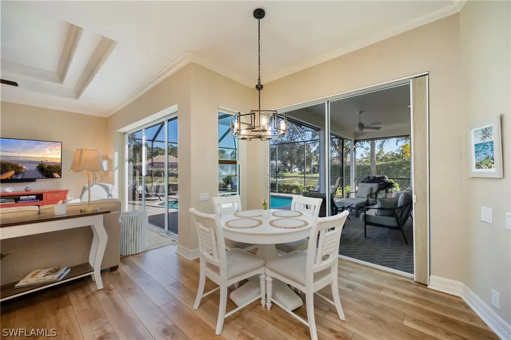 637 Shoreline Drive Naples FL 34119
