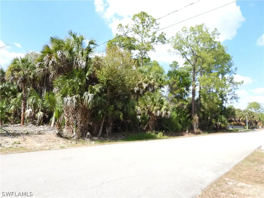 9TH Street NW Naples FL 34120