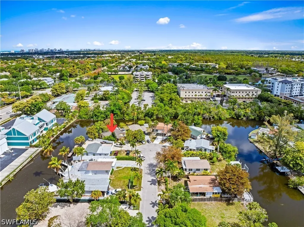 579 13th Street N Naples FL 34102